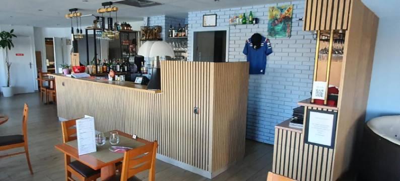 巴黎南维里埃夫里舒适酒店(Logis - Hôtel & Restaurant des Lacs Paris Sud)图片