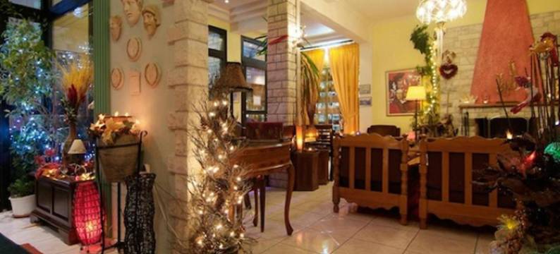 瓦洛尼斯酒店(Hotel Varonos)图片