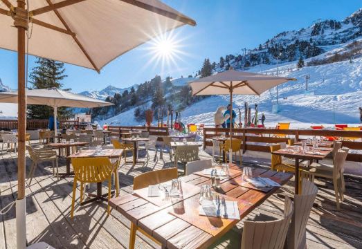 Hotel les Arolles Hotel Overview