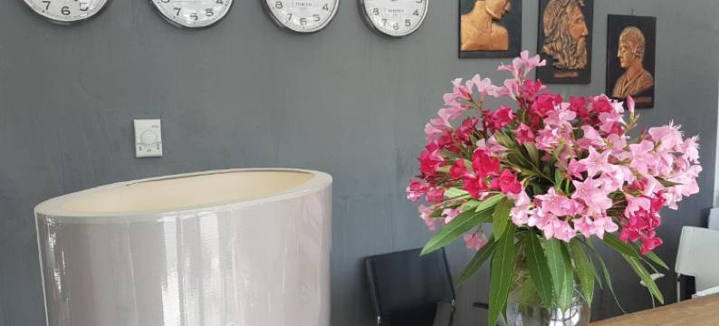 雷希德拉之家酒店(Appart'Hotel Residella House Room & Kitchen Avignon le Pontet)图片