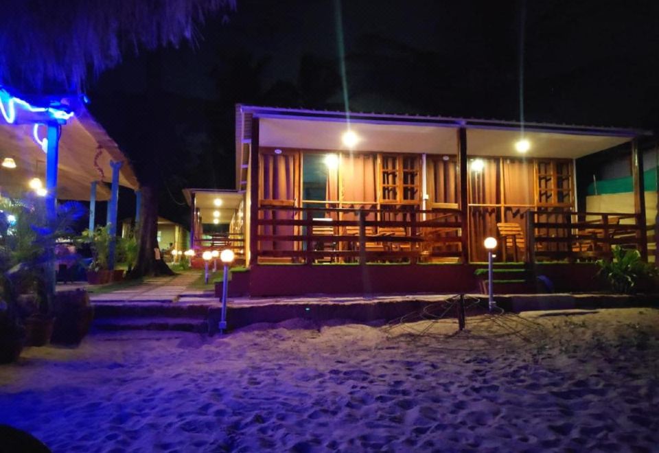 Sea Front Beach Huts Hotel Overview