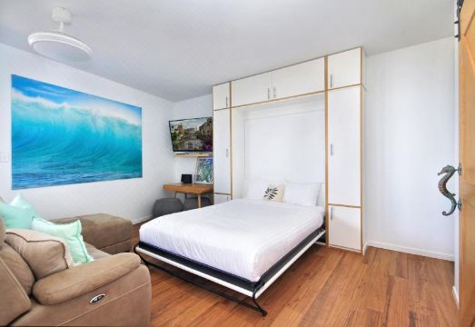 Lennox Holiday Apartments Hotel Overview