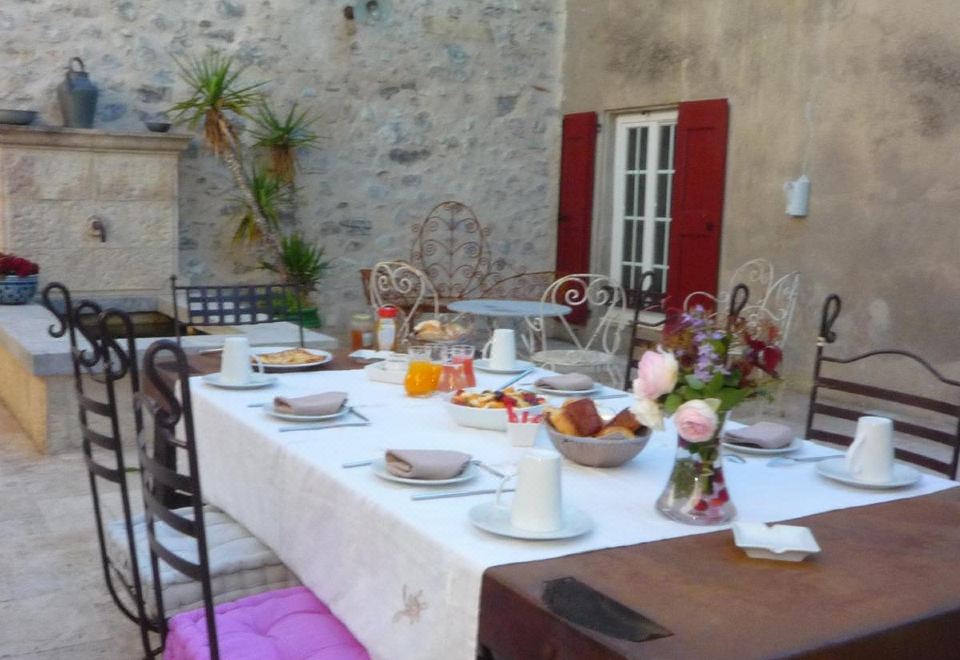 Chateau de la Rode Hotel Overview