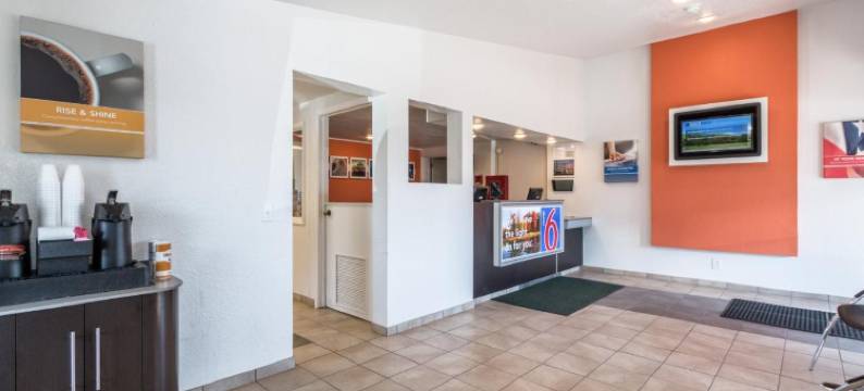 兰心 6 汽车旅馆(Travelodge by Wyndham Lansing MI)(Travelodge by Wyndham Lansing)图片