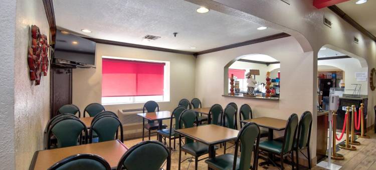 俄克拉何马城机场北温德姆华美达酒店(Ramada by Wyndham Oklahoma City Airport North)图片