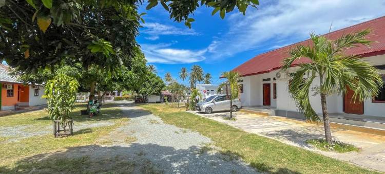 RedDoorz Syariah at Home Ampana Guest House Ampana Kota图片