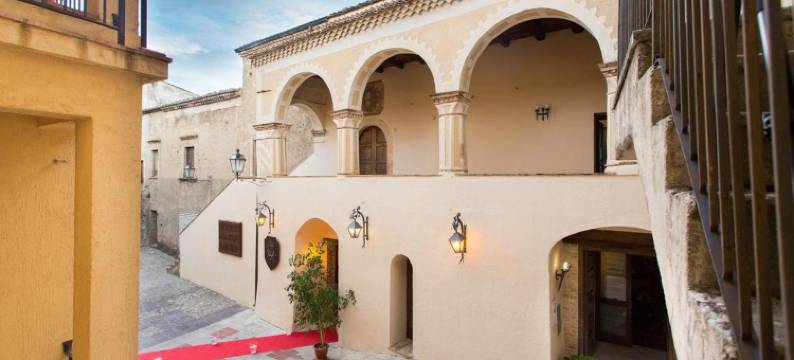 阿尔托蒙特城堡酒店(Castello di Altomonte)图片