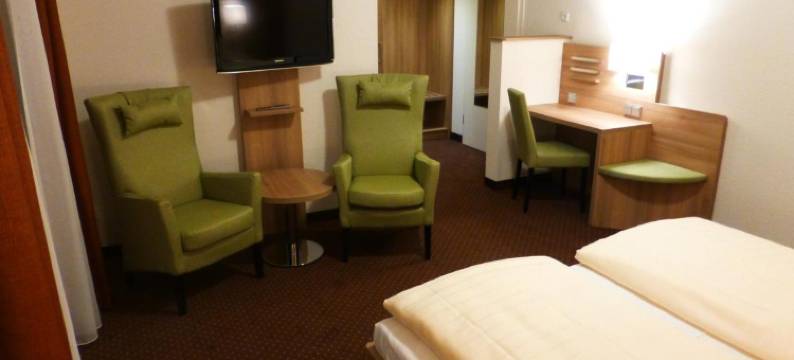 瓦尔德苏姆格鲁尼恩酒店(Landgasthof "Zum grünen Walde")图片