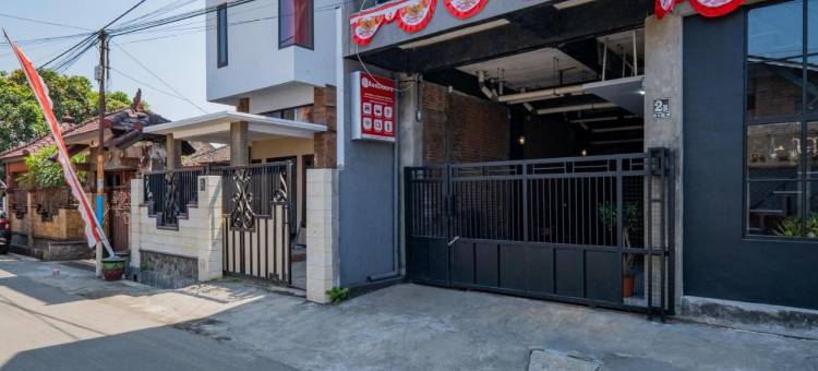 帕基萨吉桑纳拉红多兹家庭旅馆(RedDoorz @ Sangnala Homestay Pakisaji)图片