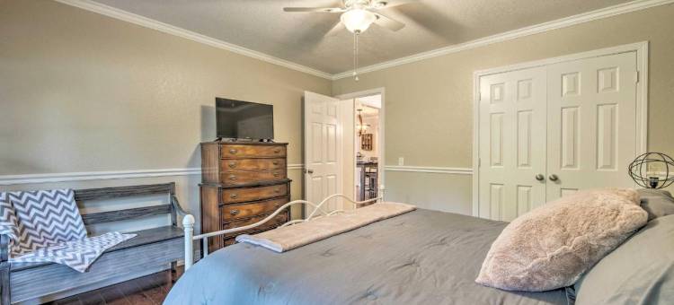 在White River的更新小木屋，靠近船只落地！(Updated Cabin on White River by Boat Landing!)图片