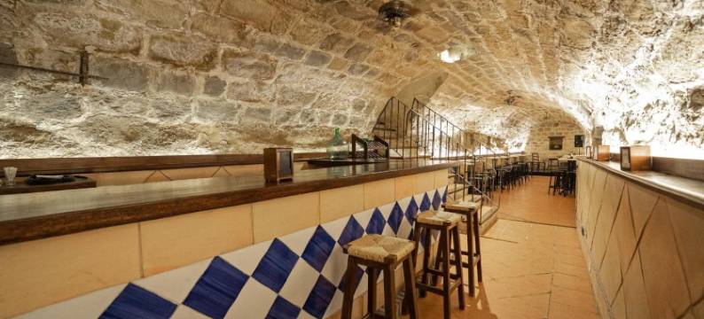 阿尔瓦法尼恩酒店(Alvar Fañez)图片