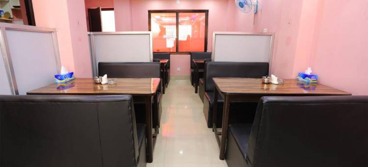 OYO137普拉尼什酒店(OYO 137 Hotel Pranisha Inn)图片