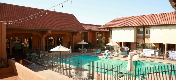 弗雷斯诺北华美达酒店(Ramada by Wyndham Fresno North)图片