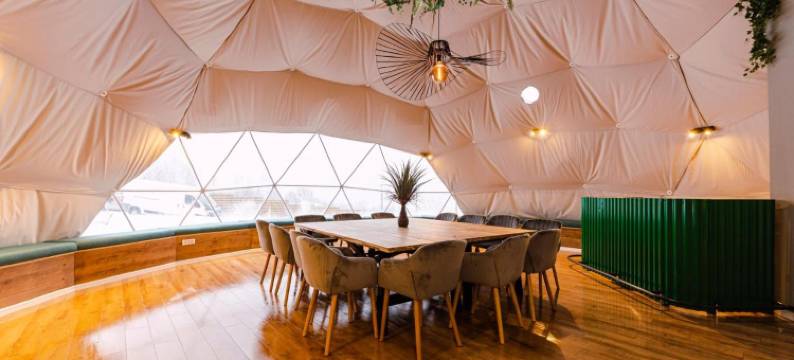 科马尼克月亮村(Moon Village Comarnic)图片