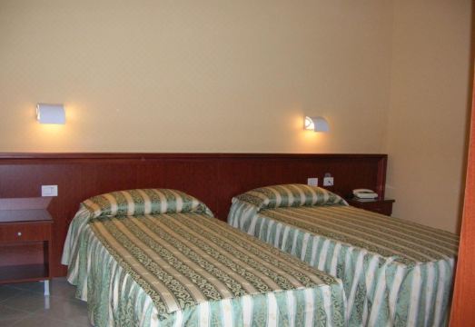 Hotel IndustriaHotel Overview