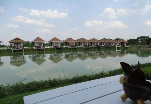 Lemon Resort Hotel Overview