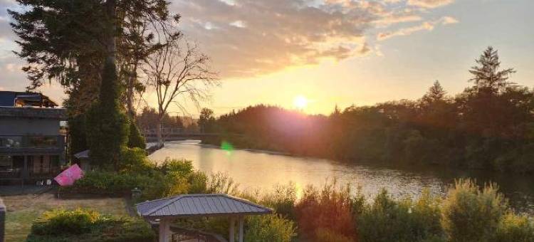 坎贝尔河河滨旅馆(Campbell River Lodge)图片