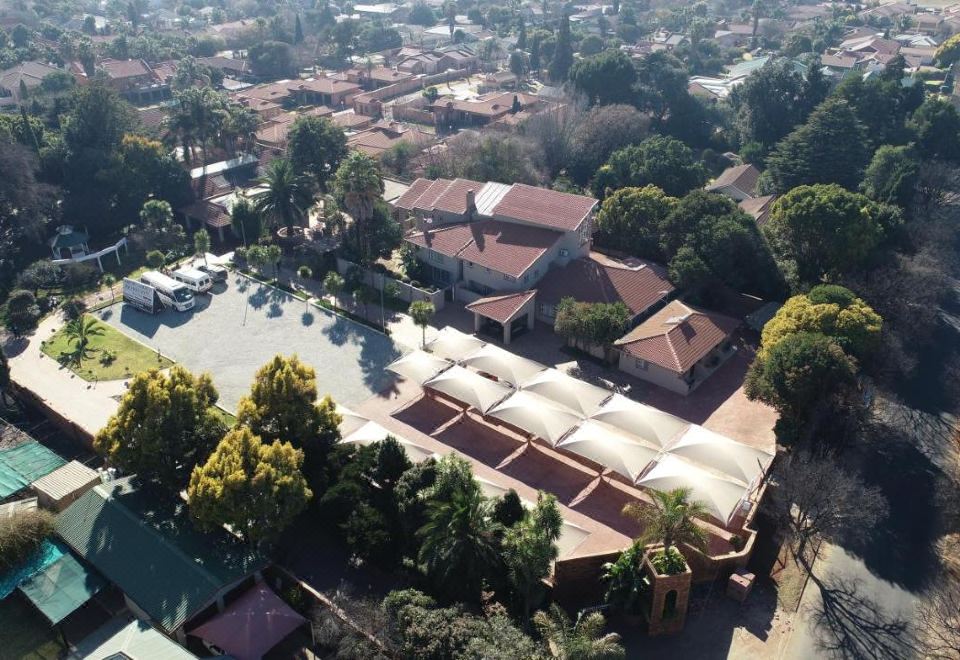 Airport Gardens Boutique Hotel Hotel Overview