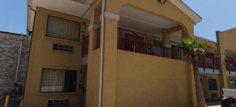 市中心东北伊克诺郊外小屋旅店及套房 - 近山姆休斯顿堡(Econo Lodge Inn & Suites Downtown Northeast Near Fort Sam Houston)图片