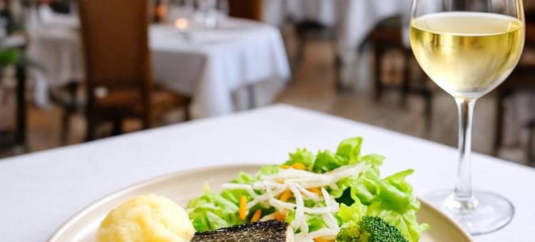 布列塔尼之家酒店(Hôtel de Bretagne Dol Centre Ville - Hotel et Restaurant)图片
