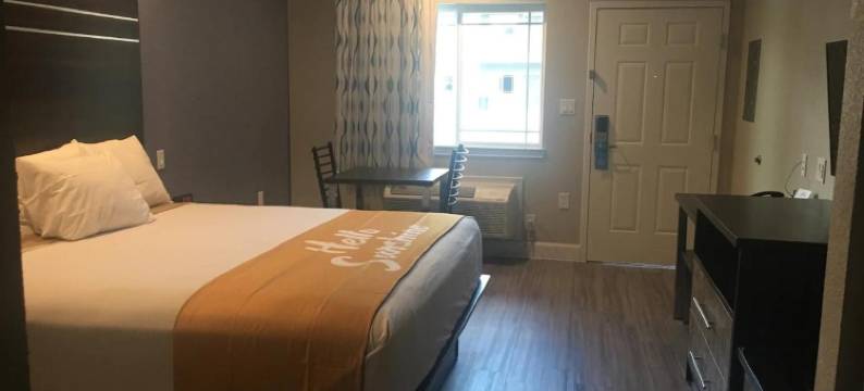 拉波特温德姆戴斯套房酒店(Days Inn & Suites by Wyndham la Porte)图片