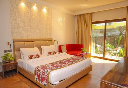 The Ivy AnjunaHotel Overview