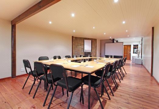 Lalapanzi Lodge Hotel Overview