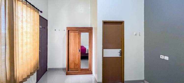 红门酒店清真-近泗水阳光水上乐园(RedDoorz Syariah Near Suncity Waterpark Sidoarjo)图片