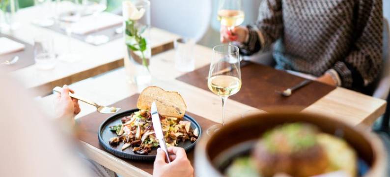 Schwan Und Post Business Quarters图片