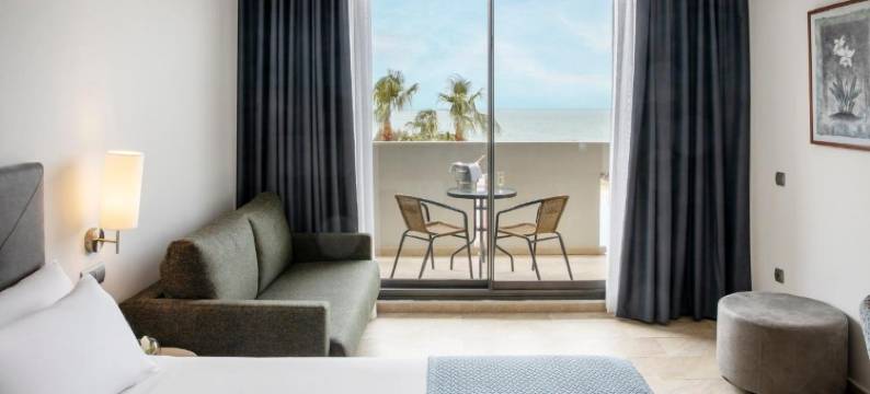 伊卢里昂·卡拉斯·德·科尼尔住宿(Ilunion Calas de Conil)图片