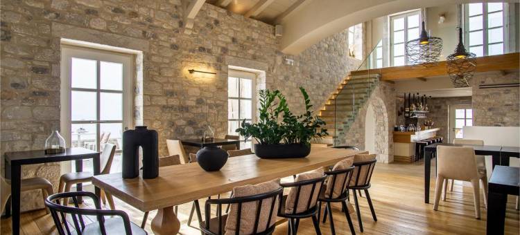 巴萨马纳别墅套房酒店(Bassa Maina Villas & Suites)图片