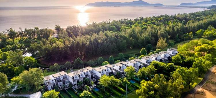 拉古纳公园旁的陵姑(Laguna Parkside Lang Co)图片