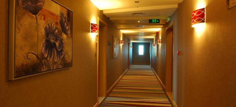 阿尔奥拉亚套房公寓(Al Olaya Suites Hotel)图片