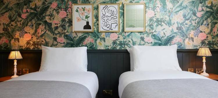 白鹿晚安旅店(The White Hart Inn by Greene King Inns)图片