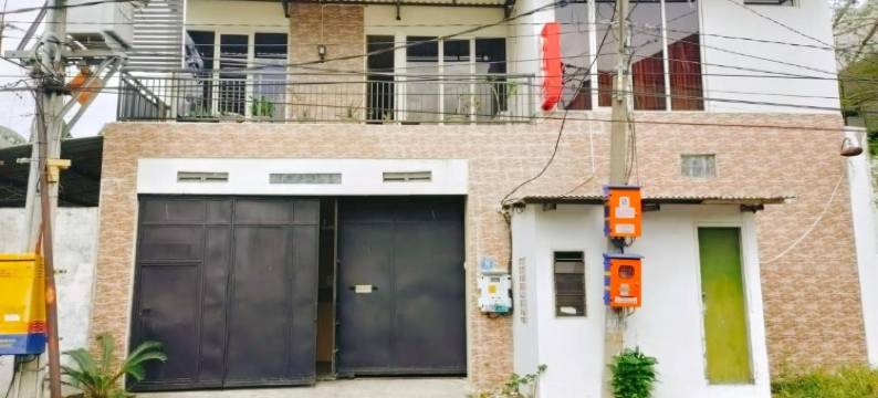 红多兹酒店@泗水苏科马马农格尔(RedDoorz at Sukomanunggal Surabaya)图片