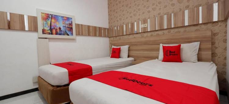 红门酒店-近新邦利马区(RedDoorz Near Plaza Simpang Lima)图片