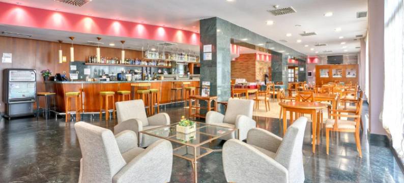 阿尔马桑别墅酒店(Hotel Villa de Almazan)图片