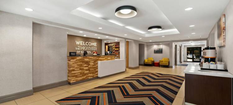 弗农山贝尔沃-亚历山大南区欢朋套房酒店(Hampton Inn & Suites by Hilton Fort Belvoir Alexandria South)图片