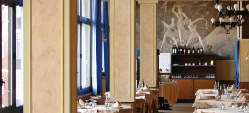 旅游酒店(Tourist Hotel)图片