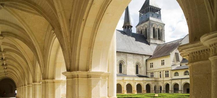 克鲁瓦布兰奇方丹酒店(Logis Hotel la Croix Blanche Fontevraud)图片