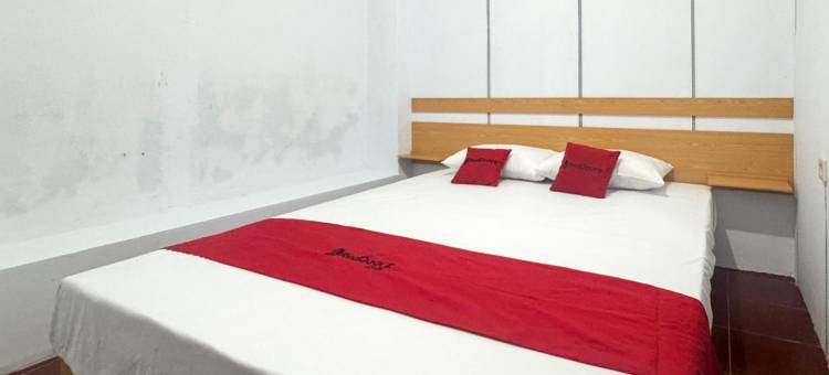 RedDoorz Syariah at Sultana Guest House图片