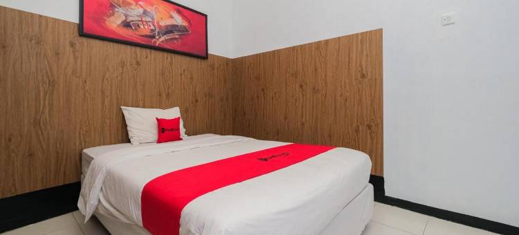 OYO 3387纳库拉伊斯兰家庭旅馆(RedDoorz Syariah Near Rsud Tuban)图片