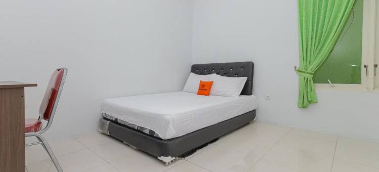 库尔科斯特清真酒店 - 靠近西多阿佐广场(KoolKost Syariah Near Alun Alun Sidoarjo)图片