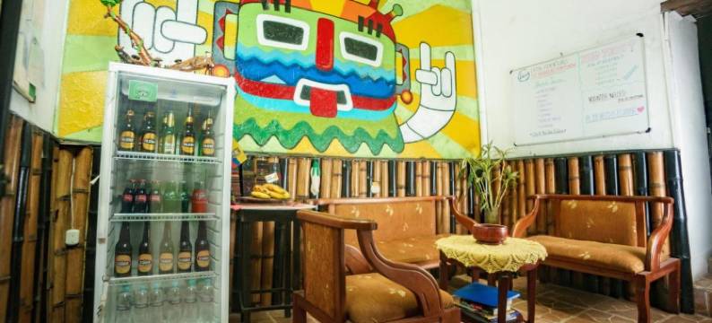 克罗尼尔之家酒店(Colonial House Inn)图片