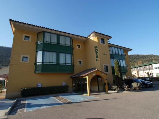 普罗旺斯热梅诺Sure Hotel by Best Western