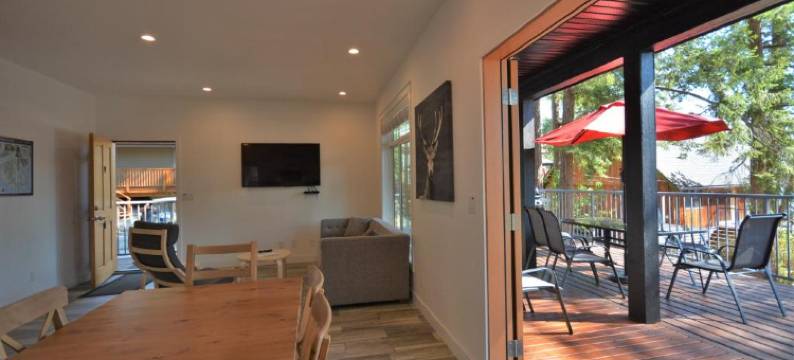 彭德港滨海度假酒店(Pender Harbour Resort & Marina)图片