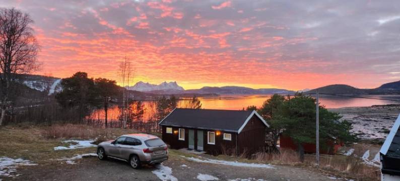 Ulvsvåg Gjestgiveri og Fjordcamping As图片