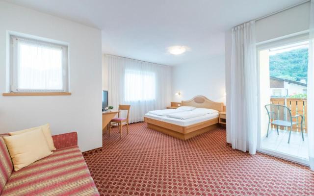 Saldur Small Active HotelOver view