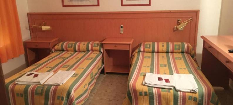 卡洛斯三世青年旅舍(Hostal Carlos III)图片