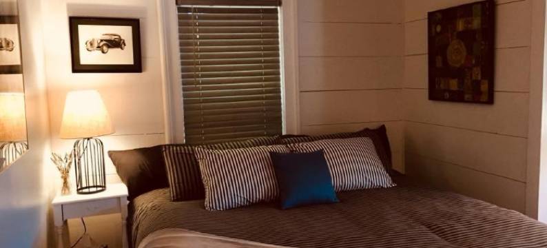 一夜之间风中柳树旅馆(Wind in the Willows Overnight)图片